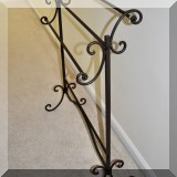F48. Metal quilt stand.